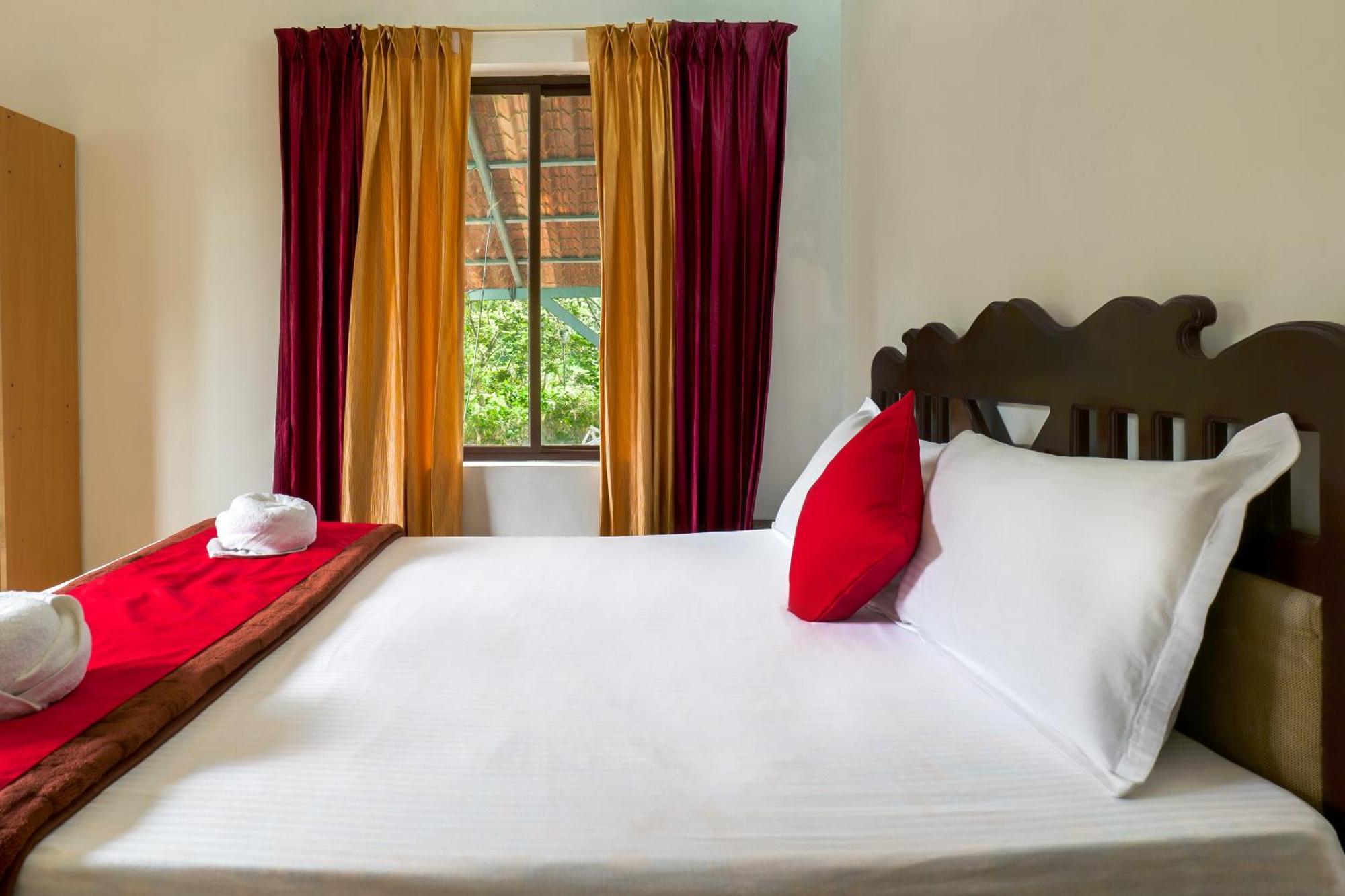 Exotica Holidays Hotel Viripara Buitenkant foto