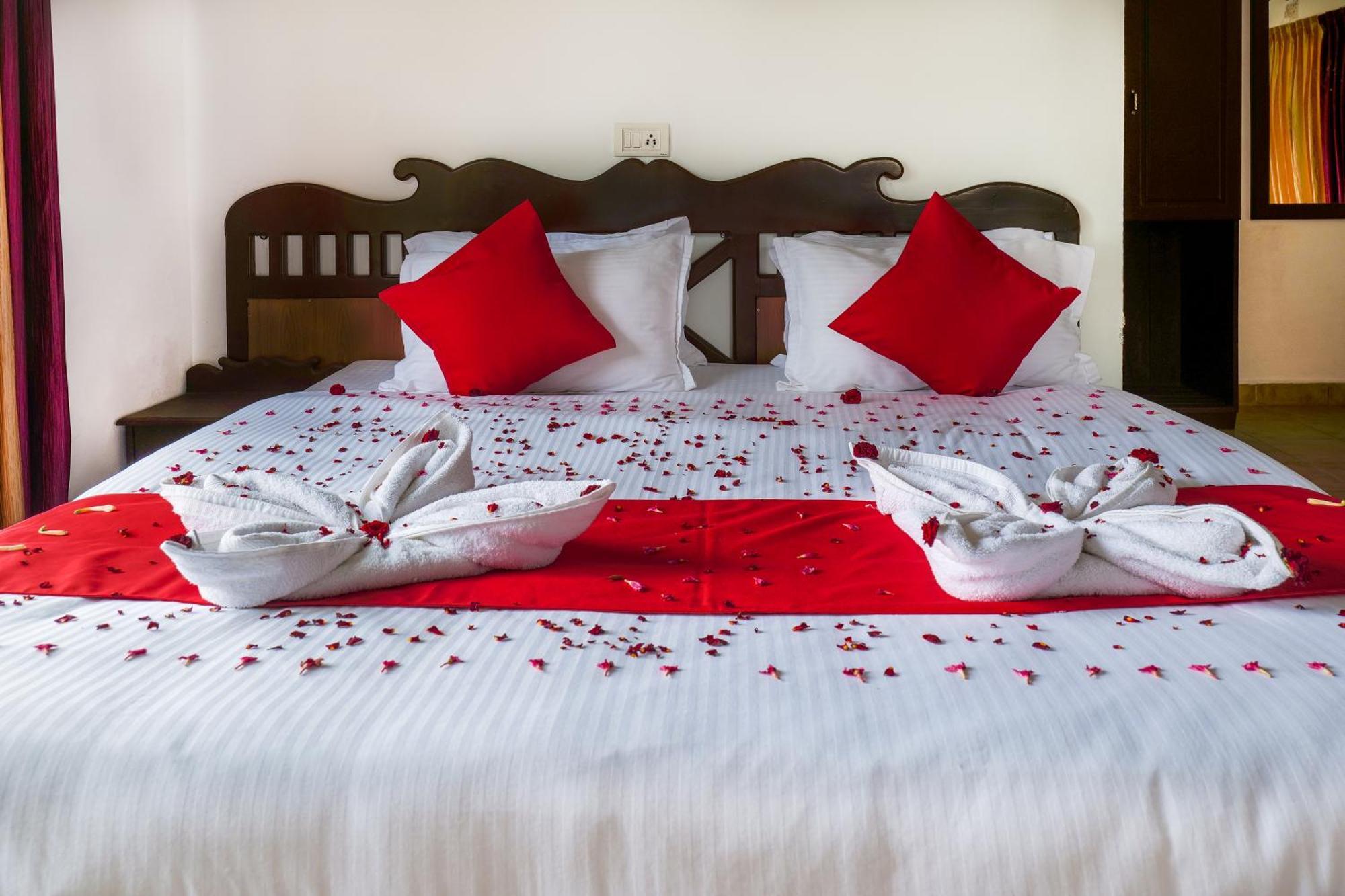 Exotica Holidays Hotel Viripara Buitenkant foto