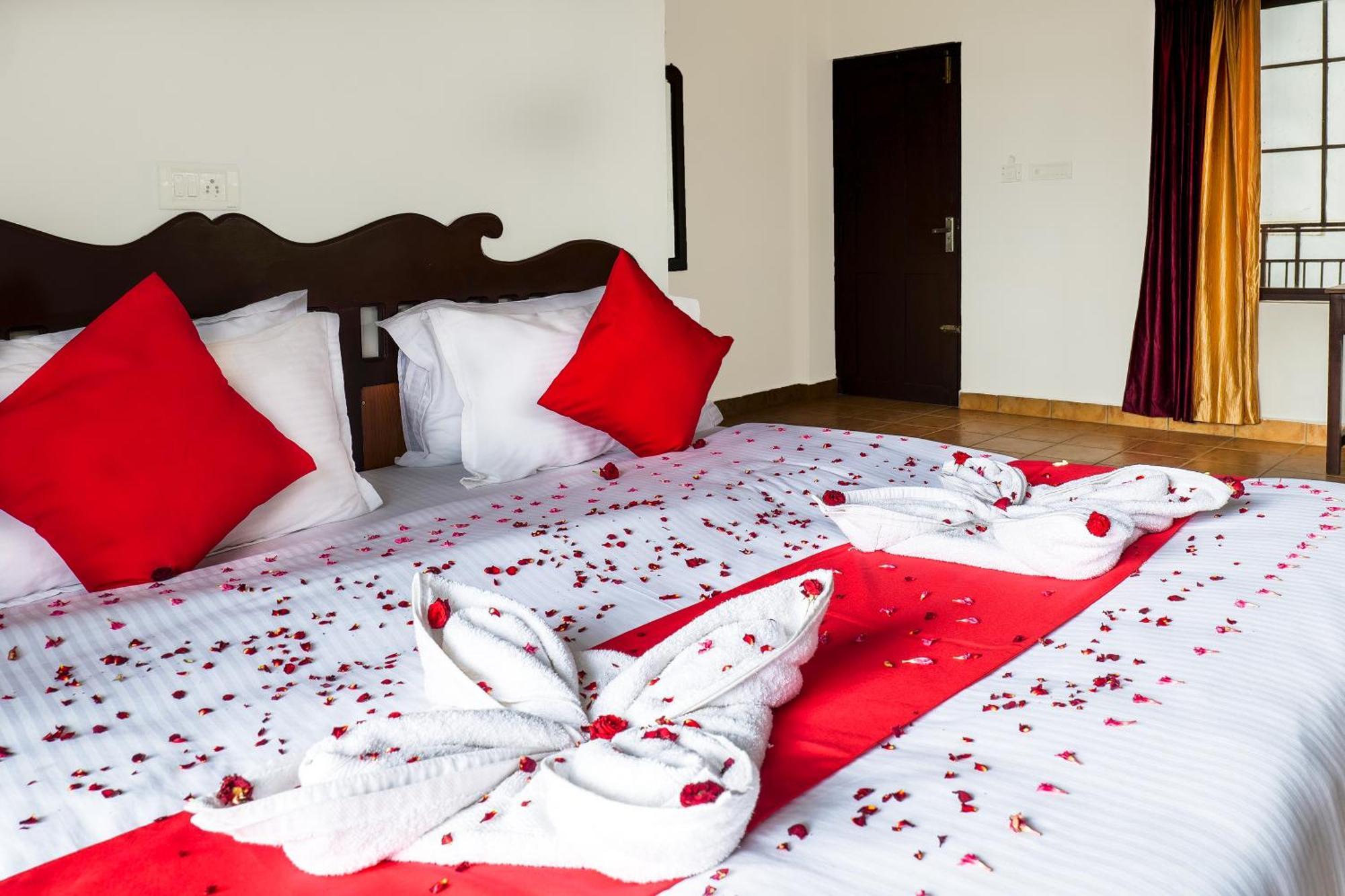 Exotica Holidays Hotel Viripara Buitenkant foto