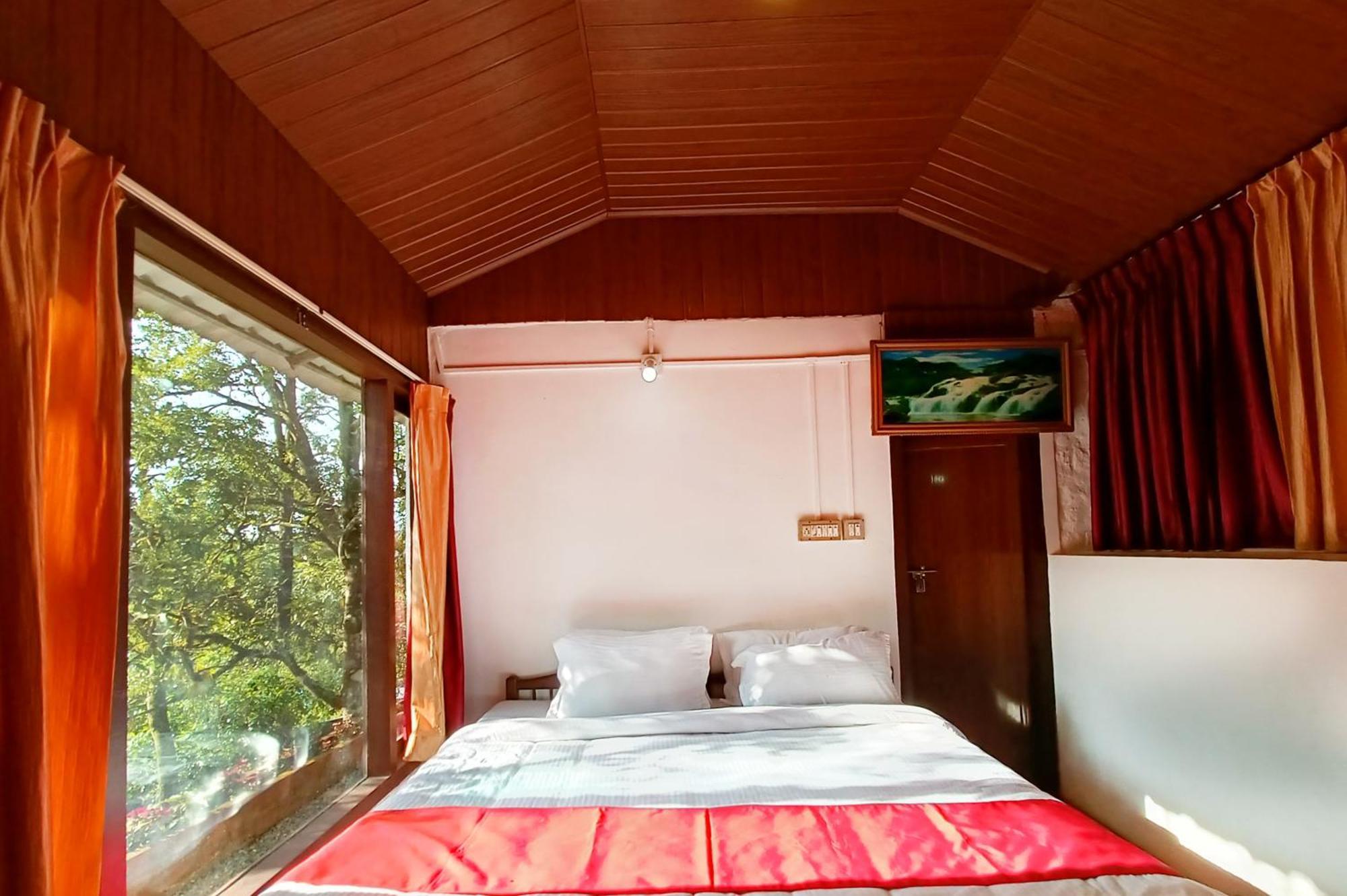 Exotica Holidays Hotel Viripara Buitenkant foto