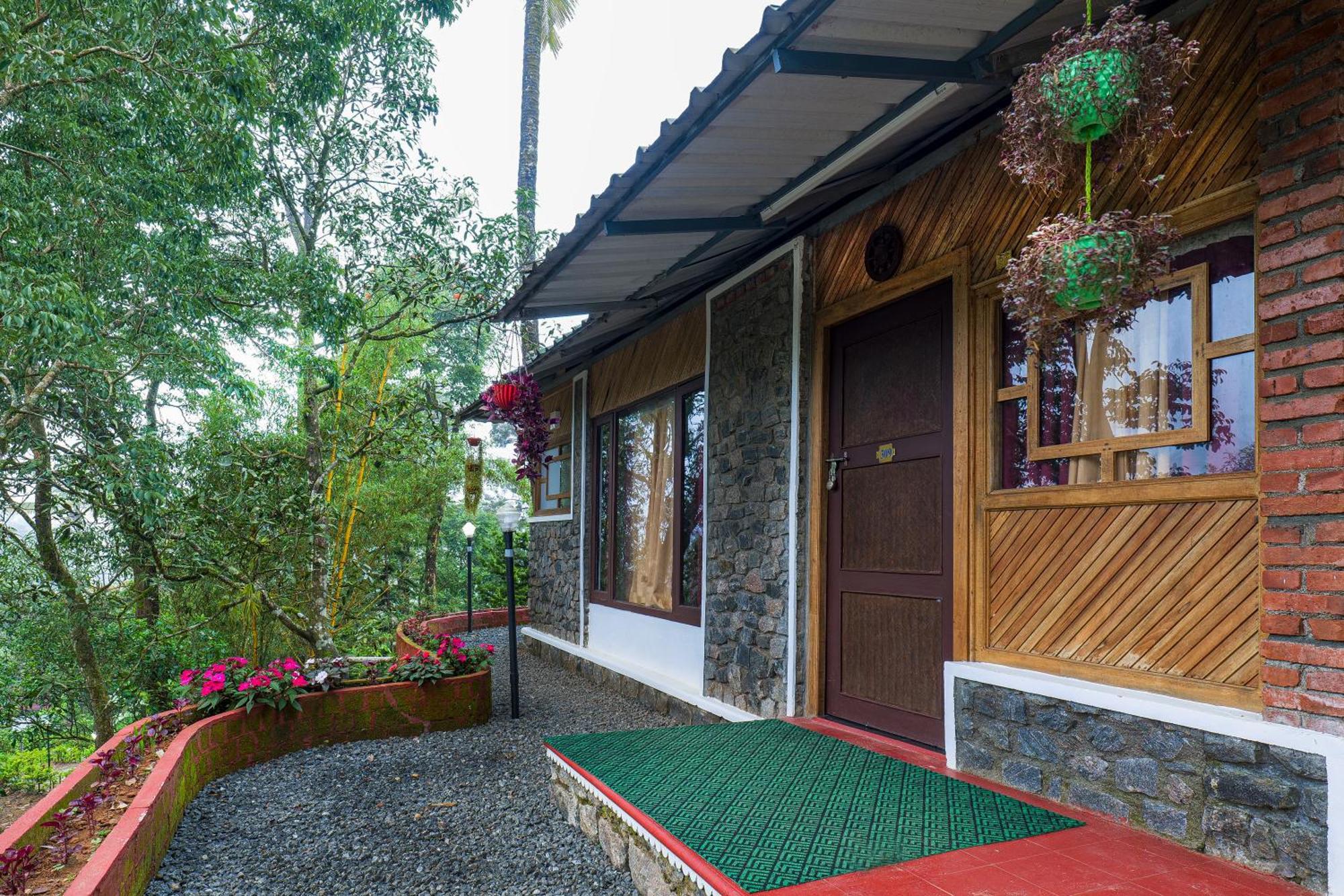 Exotica Holidays Hotel Viripara Buitenkant foto