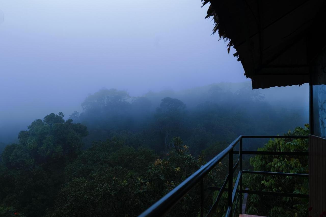 Exotica Holidays Hotel Viripara Buitenkant foto